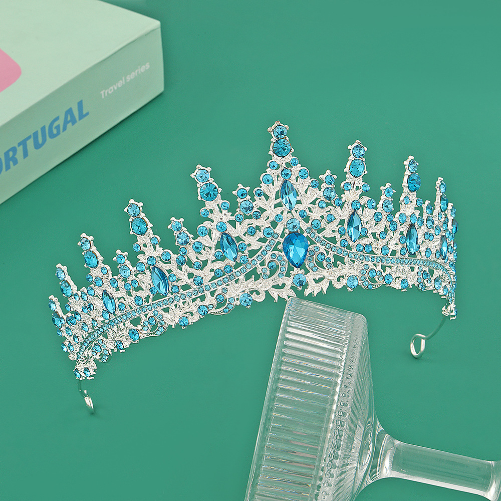 Corona plateada + diamante azul del lago