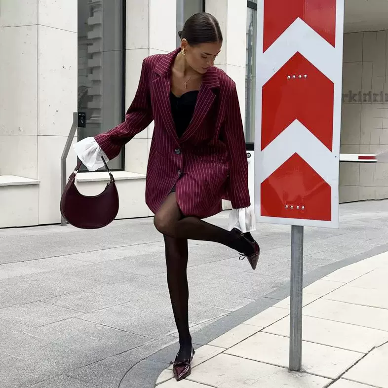 宽松大码西装外套女高级感有质感设计小众蕾丝荷叶边拼接条纹西服