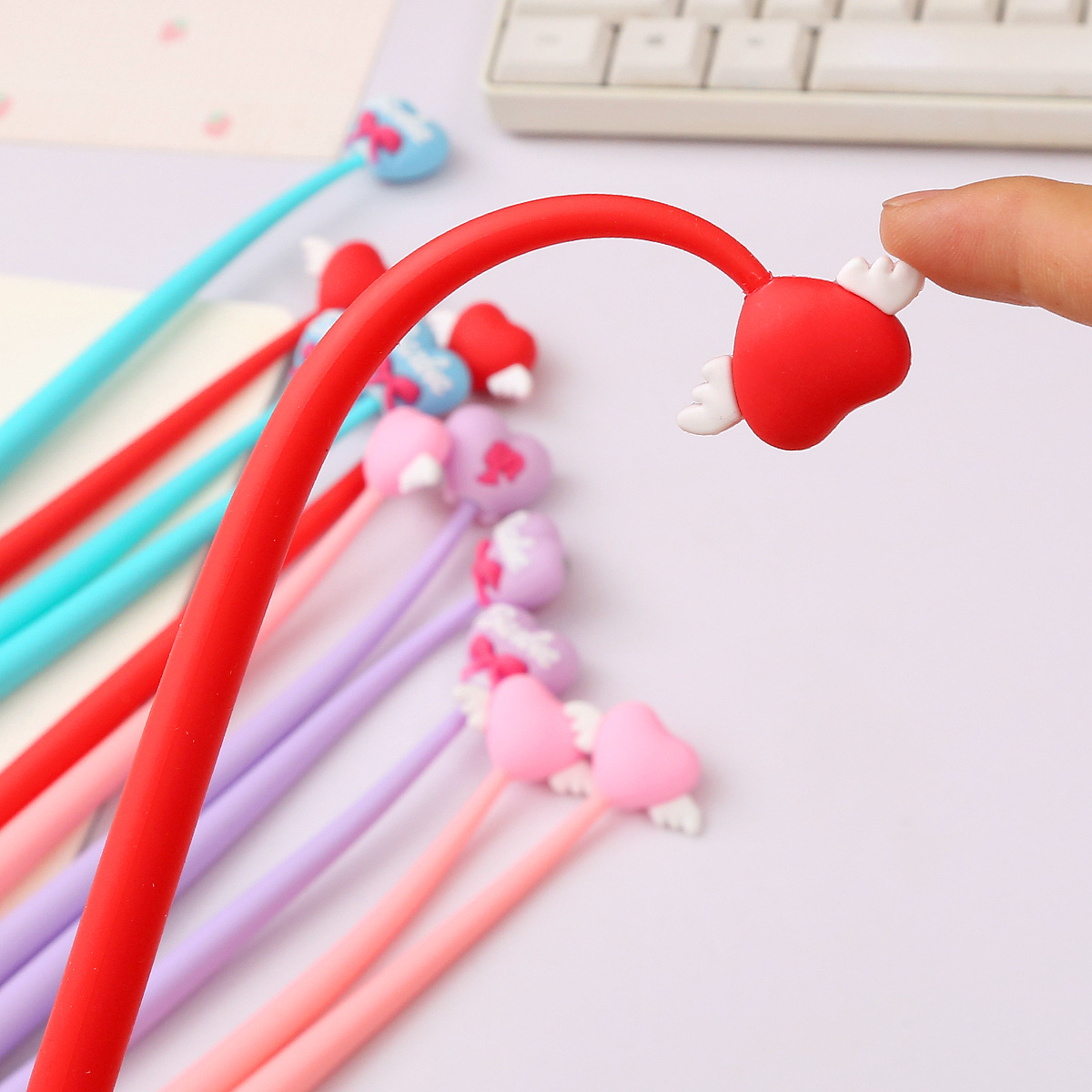 Bolígrafo de gel de goma suave de amor, papelería de Yiwu, regalo para estudiantes, bolígrafo creativo de San Valentín, bolígrafo de gel agitado