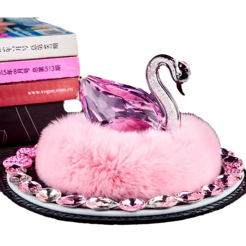 Crystal Swan Decoración de coche Piel de conejo Soporte de perfume de coche Aromaterapia de coche Eliminación de olores en nombre de blanco