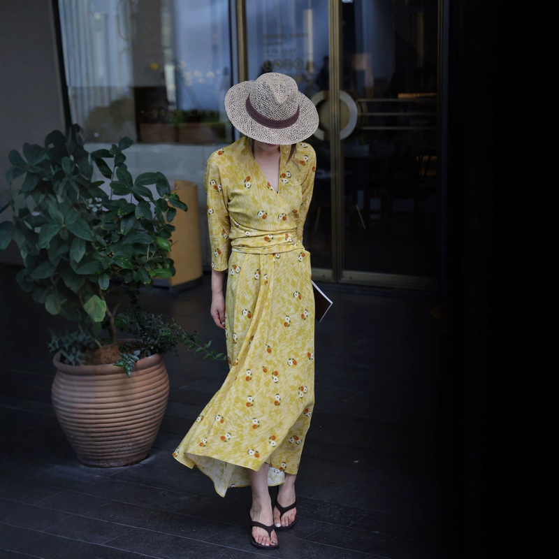 2026 New Summer Style French Resort Style Yellow Floral Silk Long-Sleeved V-Neck Wrap Tea Break Dress Long Dress 2026 New Summer Style French Resort Style Yellow Floral Silk Long-Sleeved V-Neck Wrap Tea Break Dress Long Dress