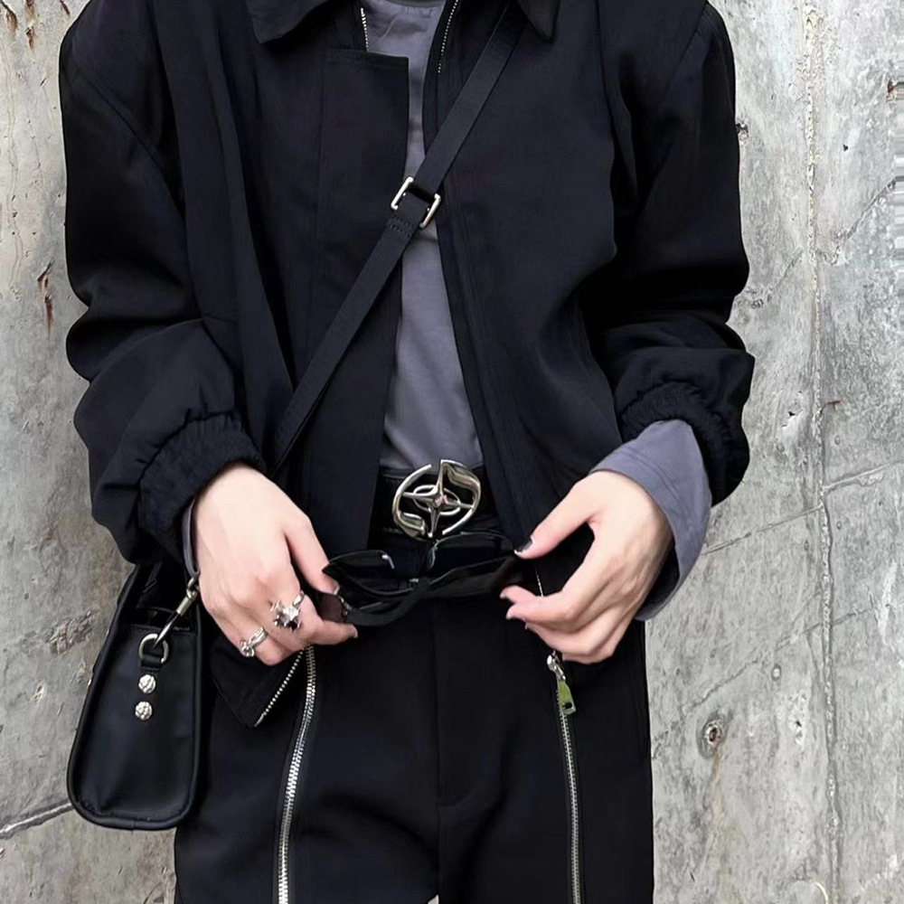 2023 New Ins Style Men's and Women's Retro Fashion Versatile Pure Black Belt Logo Metal Button Head Belt_voghion.com