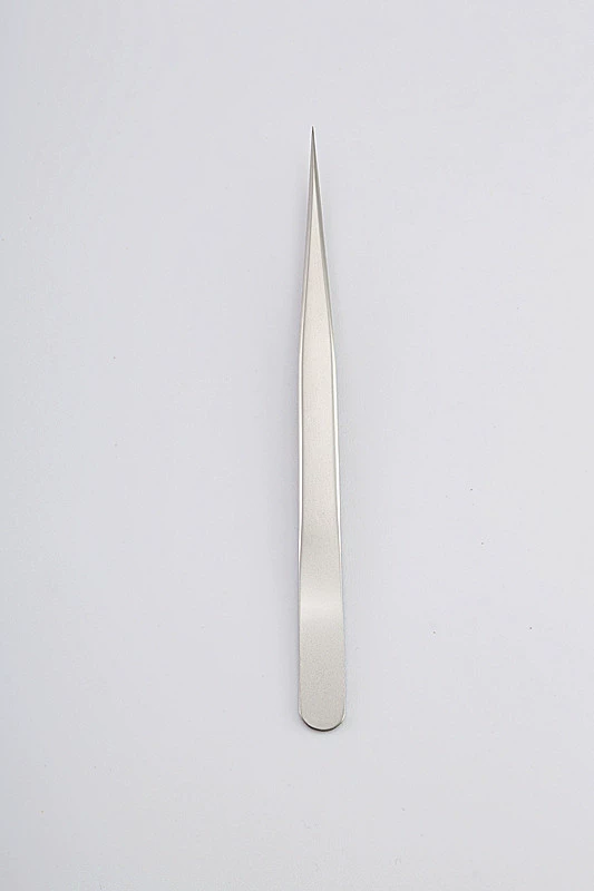 Н eyelashes? Перевод: Набор ложки для ресниц? The input: "False eyelashes, tweezers for eyelashes, cosmetic eyelash extension from black spots, for beauty salons" -> Рус: Накладные ресницы? Let's craft: Накладные ресницы, пинцет для ресниц, косметическое наращивание ресниц из черных точек, для салонов красоты