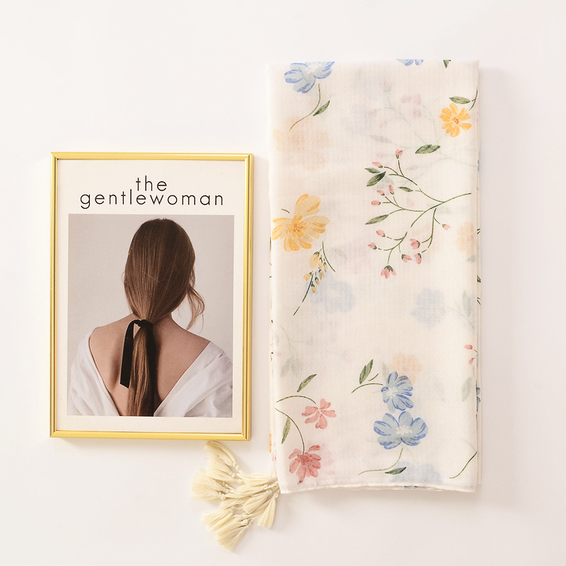 Japonés y coreano dulce fresco elegante flor blanca decoración algodón y lino suave bufanda viaje protector solar Toalla de playa para las mujeres