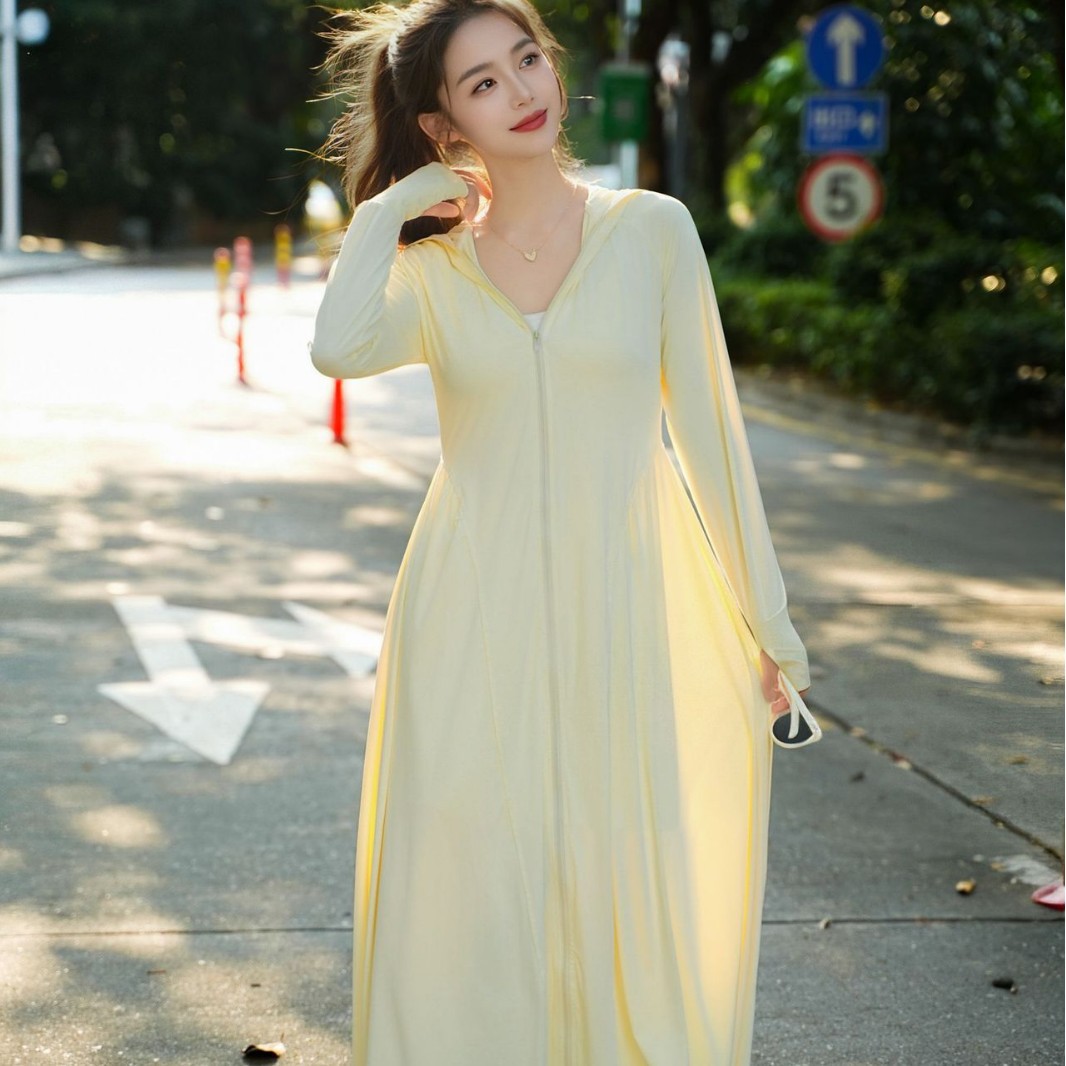 Long, fitted, waist-defining ice silk sun protection dress for women, lightweight and suitable for summer, 2025 new style, slim fit, UV protection and sun protection clothing.