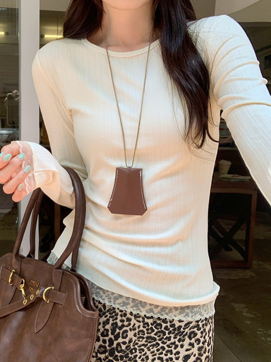 纯欲蕾丝拼接圆领长袖T恤女2025早秋新款修身显瘦打底衫内搭上衣|undefined
