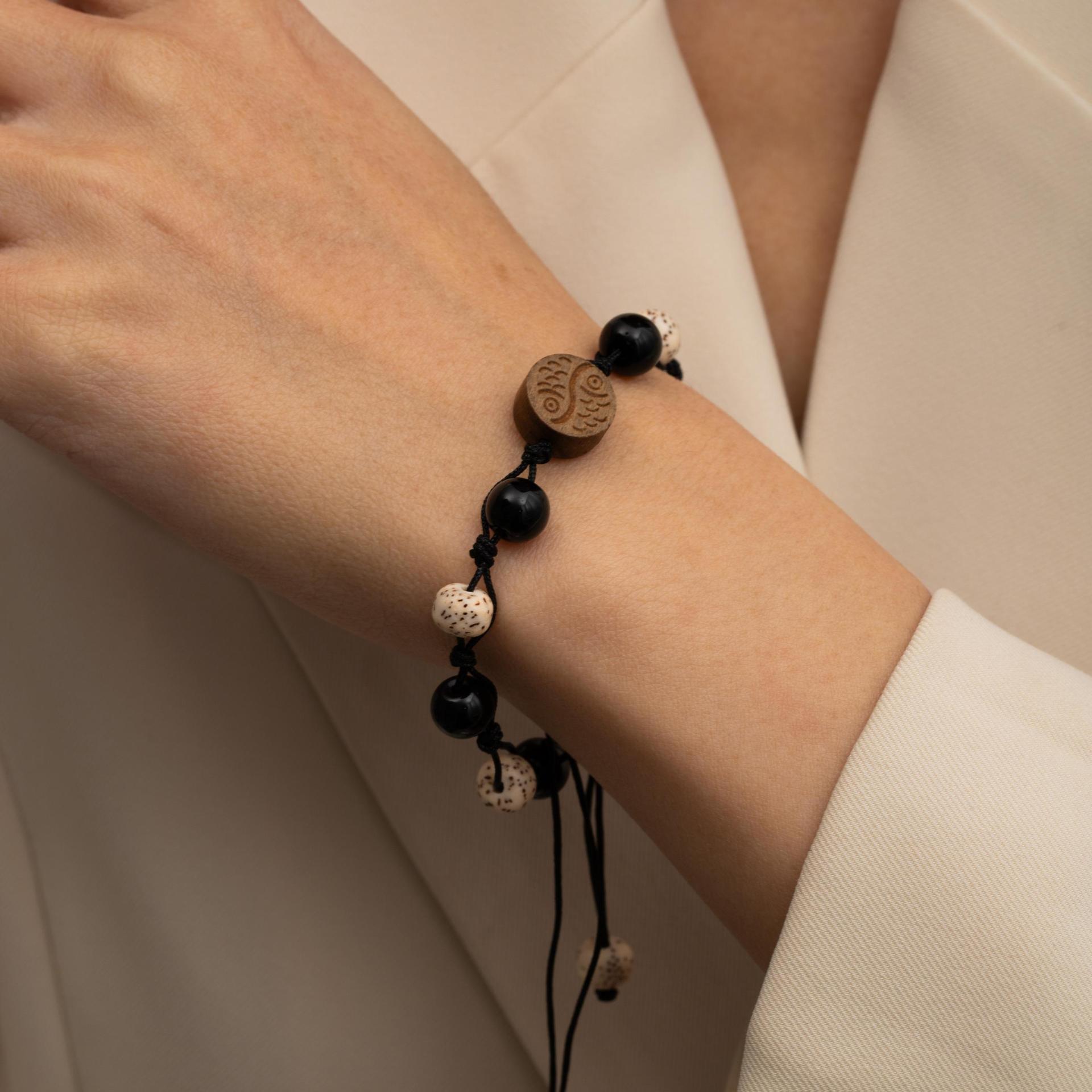 New Chinese Style Retro National Style High Beauty Value Hand Rope Wooden Woven Koi Good Luck Beaded Bracelet Niche Design Bracelet