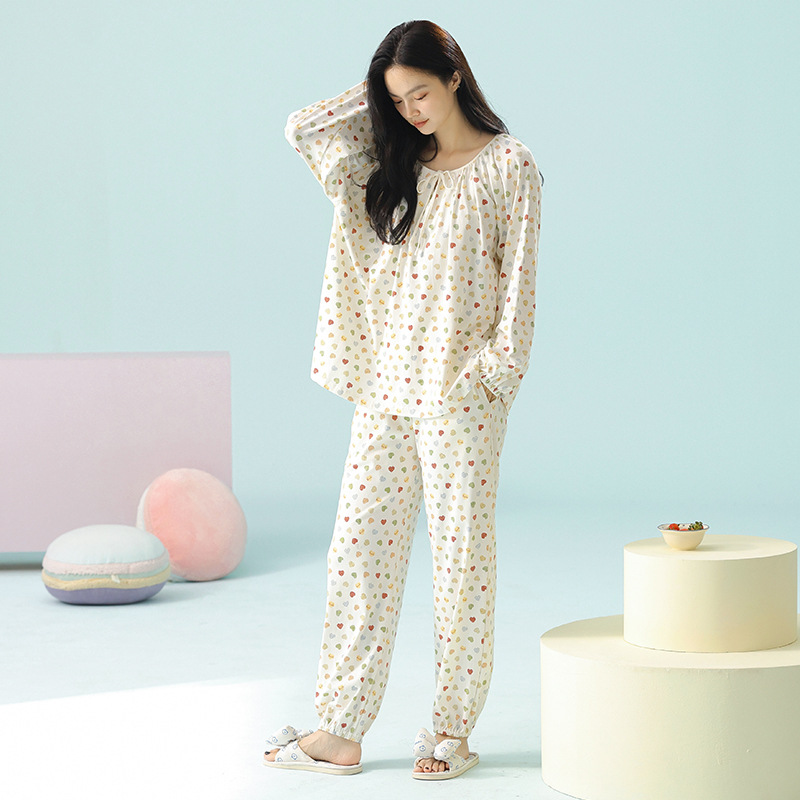 3E3290-여성 모델