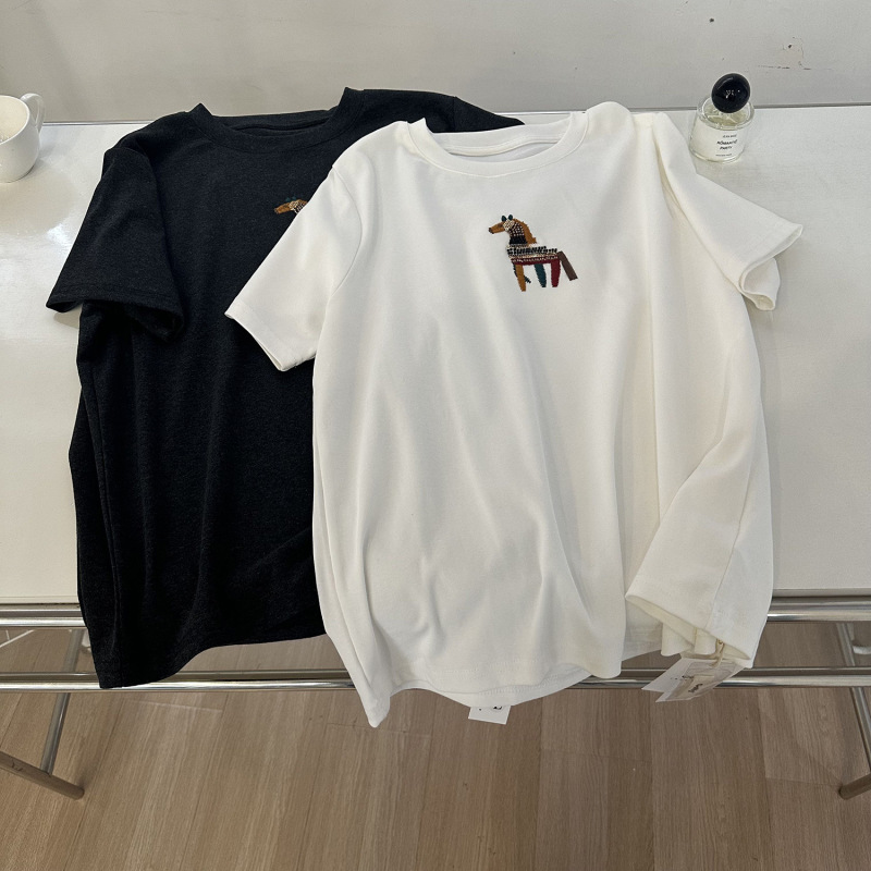 Summer Slim-Fit Round-Neck Short-Sleeve T-Shirt with Sequins, Beading, and Pony Embroidery, Regular Shoulder Top, Women's Base Shirt