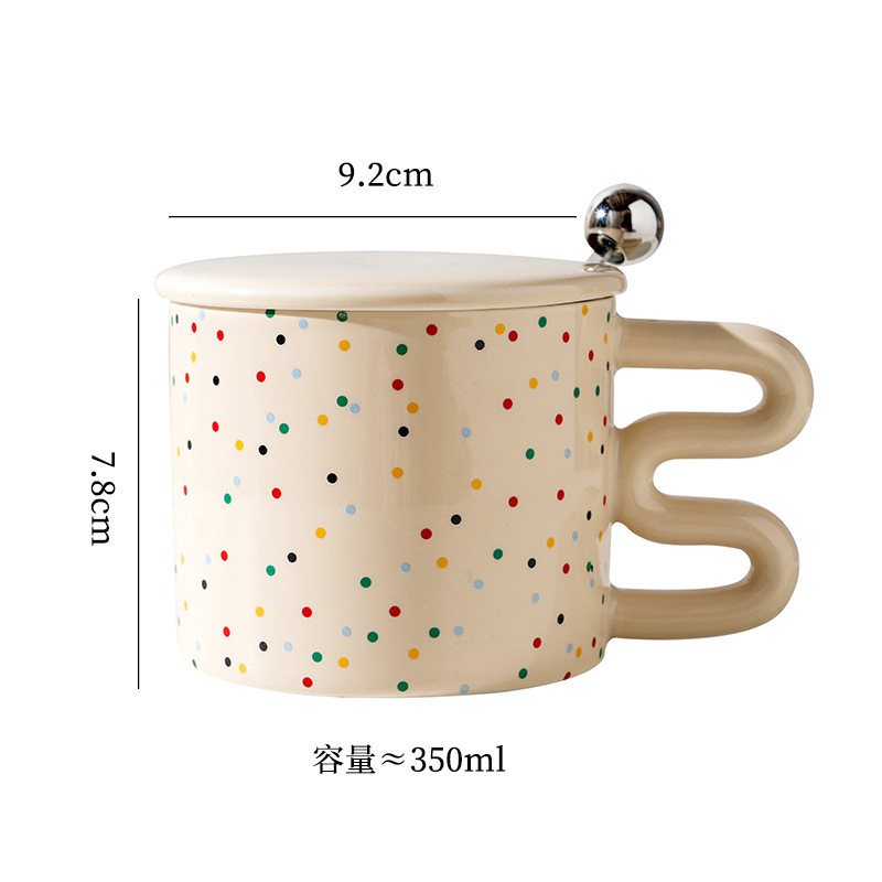 Taza de cerámica con lunares lindos con tapa