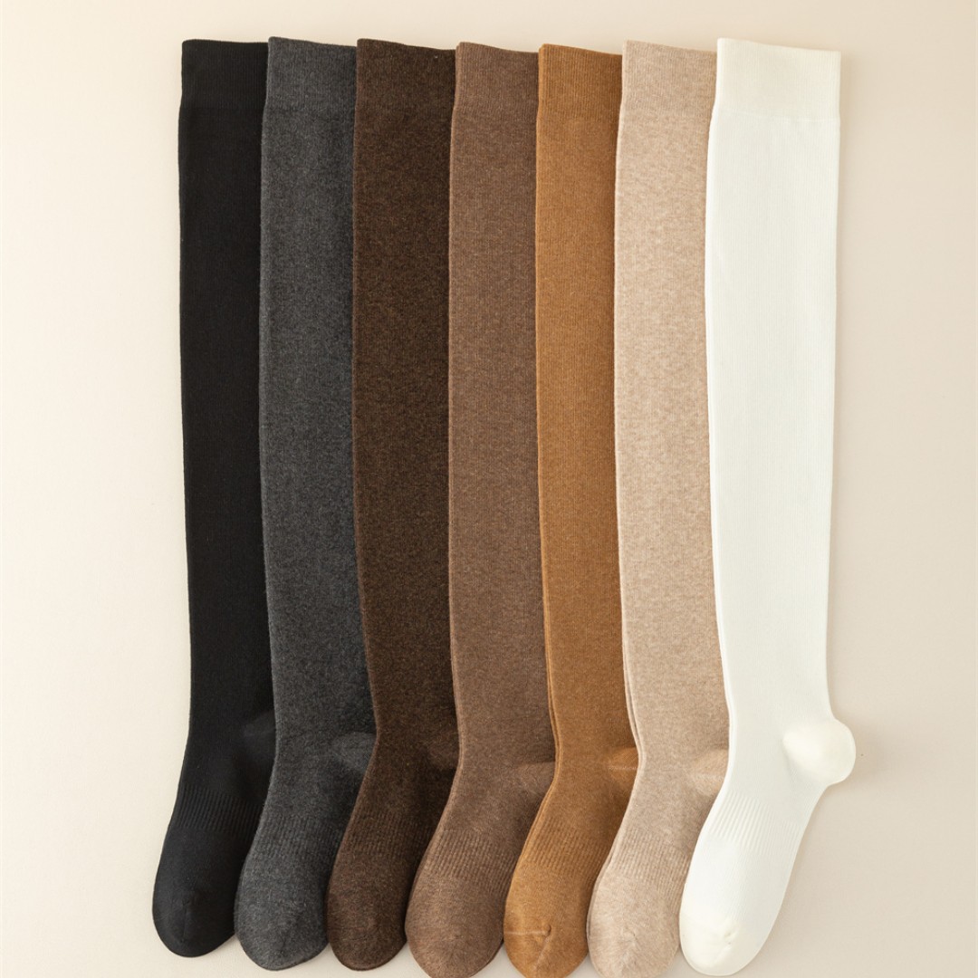 Otoño e invierno sin hueso anti-pilling calcetines de rodilla presión que forma la pierna delgada basada en una máquina calcetines de rodilla de mujer