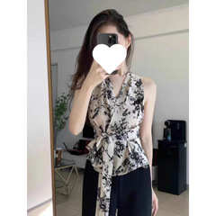 ノースリーブホルターネック花柄シャツ女性のための 2025 新デザインニッチフレンチスタイルユニークでシックな美しいトップ夏