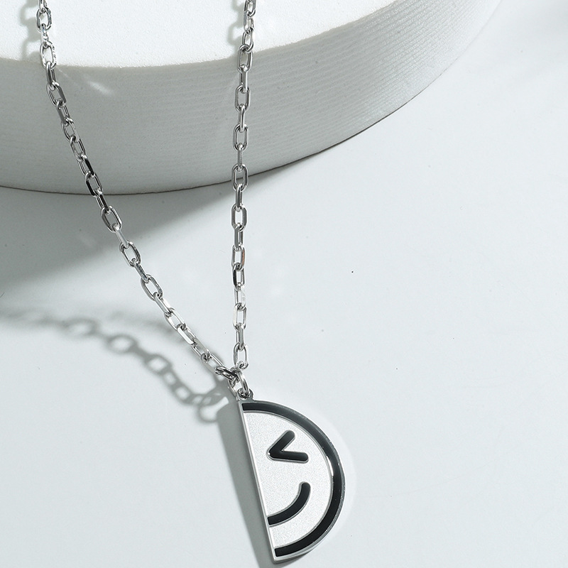 cartoon cute smiling pendant stainless steel round card stitching smiley face necklace fashion simpl