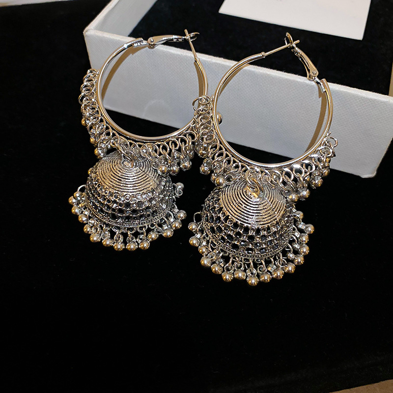 Pendientes geométricos de diamantes súper parpadeantes de estilo étnico Pendientes de lujo ligero de nicho retro Personalidad Accesorios de pendientes de alta gama