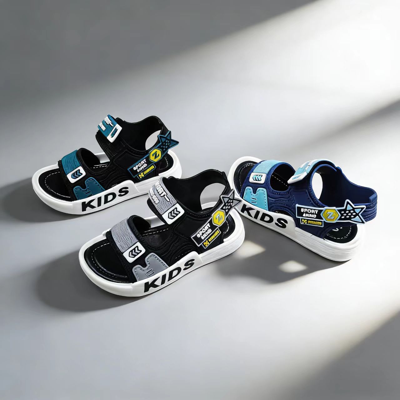 Fashionable cute non-slip children's beach sandals for boys with…