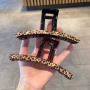 气质咖色复古豹纹鲨鱼夹