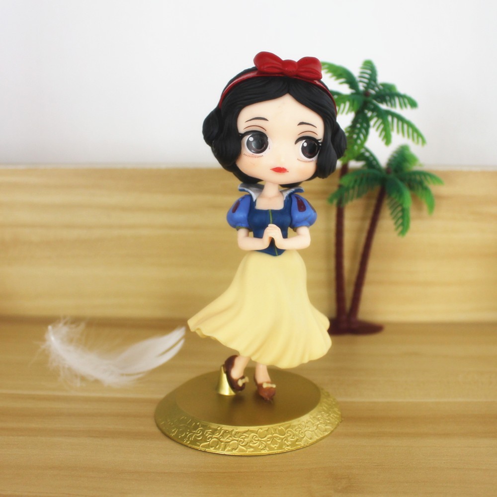PVC中実の王女はケーキの誕生日の置物の女の子の王女の装飾の置物の車の王女の白雪姫の貝を焼きます。