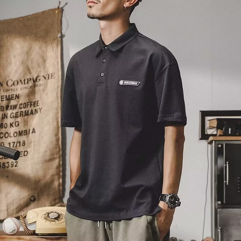 Polo de manga corta con solapa Camiseta de verano de marca de moda para hombres Versión coreana de la tendencia delgada 2025 nueva camiseta de todo fósforo