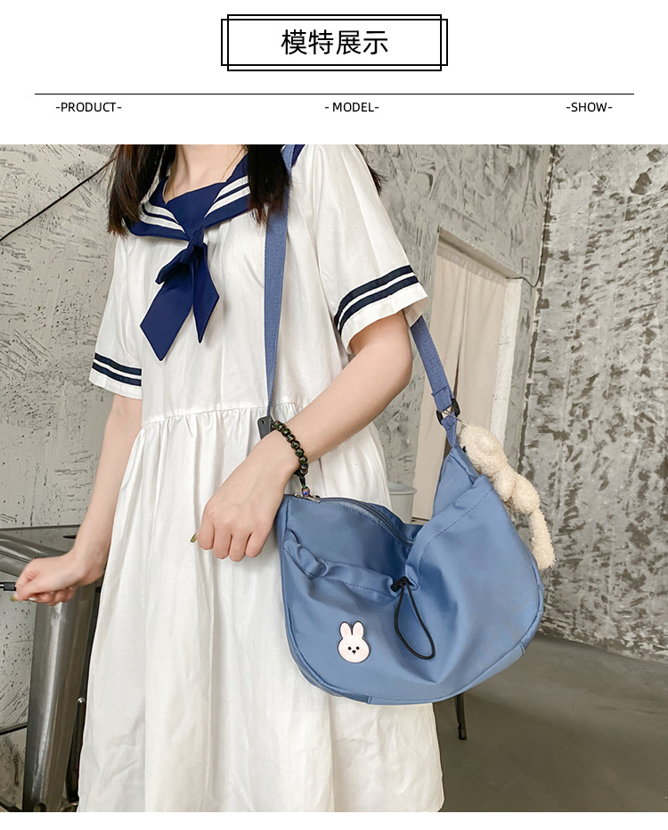The new 2022 Little Bear canvas small bag for women is simple and versatile. The student dumpling bag is a trendy casual single-shoulder crossbody bag Item Picture