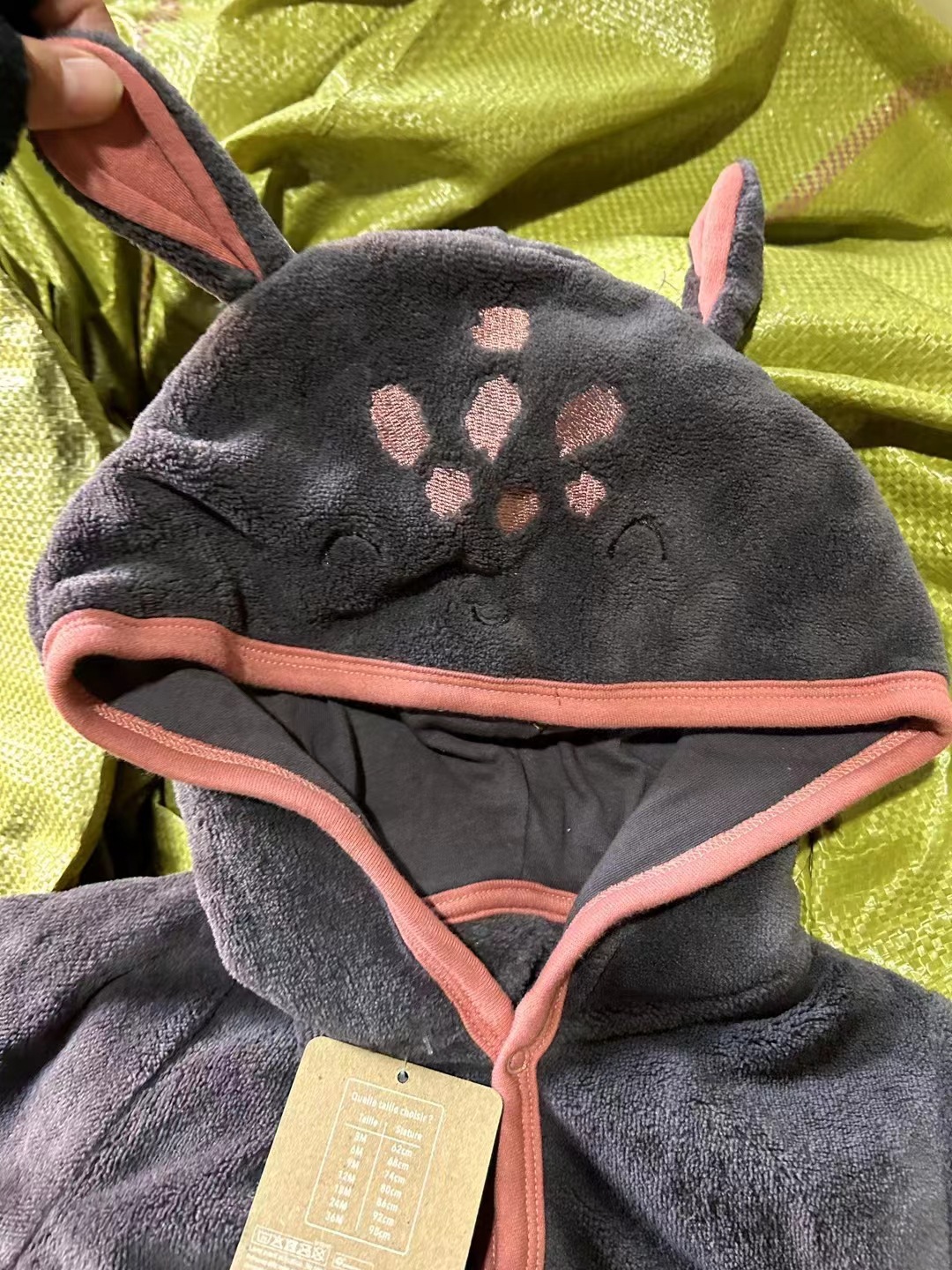 Abrigo de marca europea y americana abrigo de terciopelo de dibujos animados de bebé original europeo y americano al por mayor