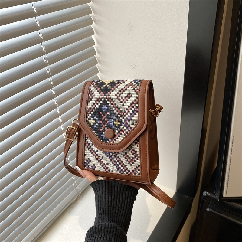 High-End Ethnic Style Cross-Body Mobile Phone Bag for Women 2026 New Style Single Shoulder Small Square Bag Fashionable and Versatile Coin Purse High-End Ethnic Style Cross-Body Mobile Phone Bag for Women 2026 New Style Single Shoulder Small Square Bag Fashionable and Versatile Coin Purse