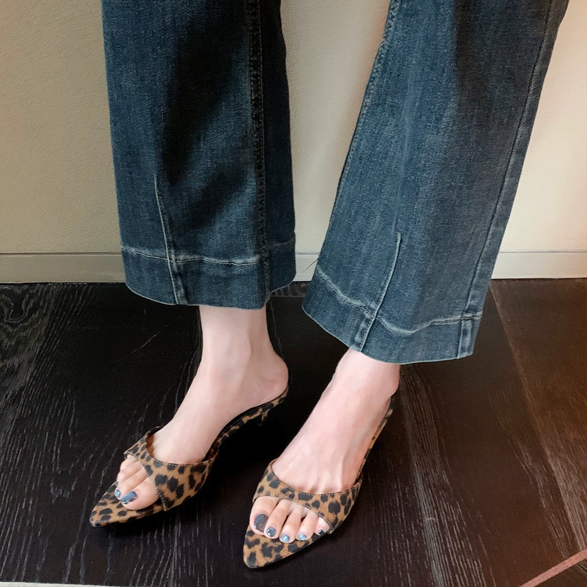 Такой же стиль, как у Grape Mom~ Французская элегантная pointed toe с открытым носком, высоченная леопардовая модель tsy каблук сандалии для женщин летом