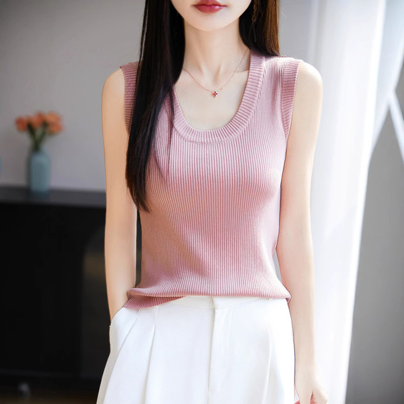 New Quzhu Ice Silk Thin Vest Women's U-Shaped Collar Sling Sleeveless Inner Wear Women's Knitted Western Style Slim Base Shirt New Quzhu Ice Silk Thin Vest Women's U-Shaped Collar Sling Sleeveless Inner Wear Women's Knitted Western Style Slim Base Shirt