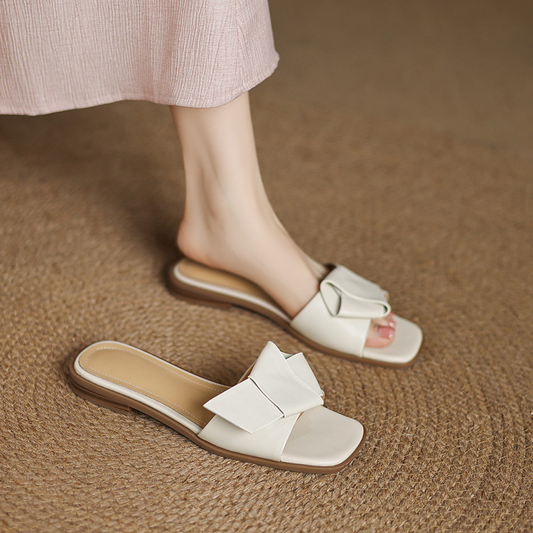 Dép sandal nữ da thật mũi vuông quai chữ V gấp gọn hoa — nâu, Màu trắng nhạt