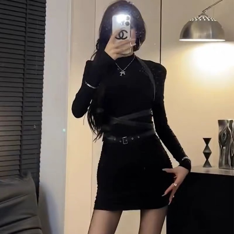 黒の純粋な欲望のホットガールドレス女性の秋と冬の新しい長袖ボトムスリムフィットママヒップスカート|undefined