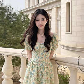 2023年新款法式显瘦气质名媛别致长裙雪纺绿色碎花连衣裙子女夏季