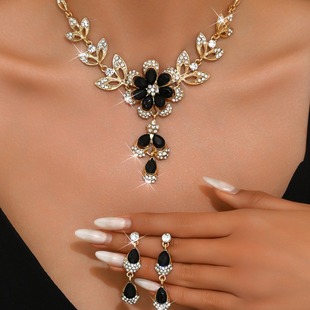 Hot Price European and American Exaggerated Personality Jewelry Vintage Alloy Diamond Multicolor Flower Bride Necklace Earrings suit