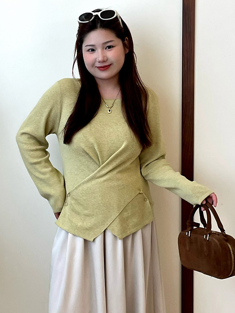 Plate-size women's wear design sense irregular slit top 2025 autumn plump girl casual and elegant knitted sweater for women 23209