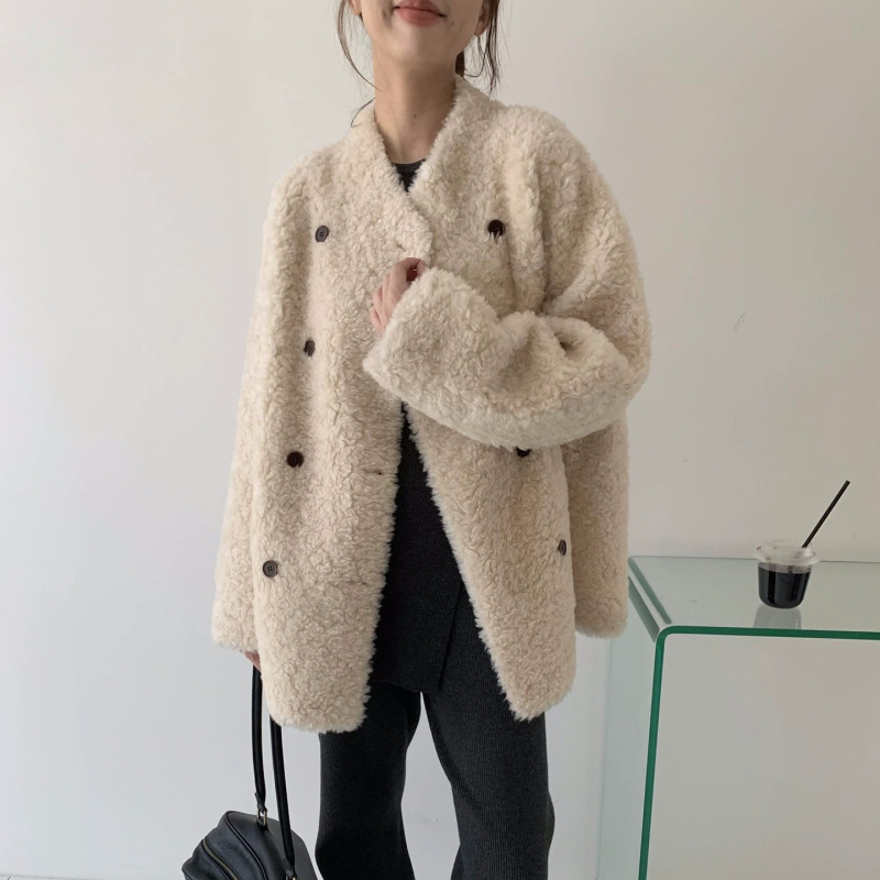 Windproof and Warm Sheepskin Double-Breasted Thickeneded Outwear for Women Autumn and Winter New Style 100 Sheep Wool Casual Mid-Length Outwear Windproof and Warm Sheepskin Double-Breasted Thickeneded Outwear for Women Autumn and Winter New Style 100 Sheep Wool Casual Mid-Length Outwear