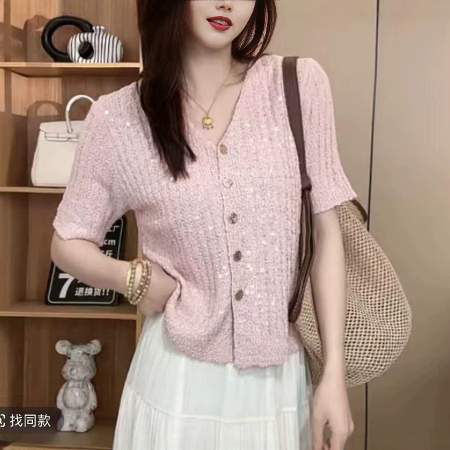 2026 Summer New Style Gentle and Stylish Chic Ribbed White Sequined V-Neck Short-Sleeved Knitted T-Shirt Top for Women 2026 Summer New Style Gentle and Stylish Chic Ribbed White Sequined V-Neck Short-Sleeved Knitted T-Shirt Top for Women