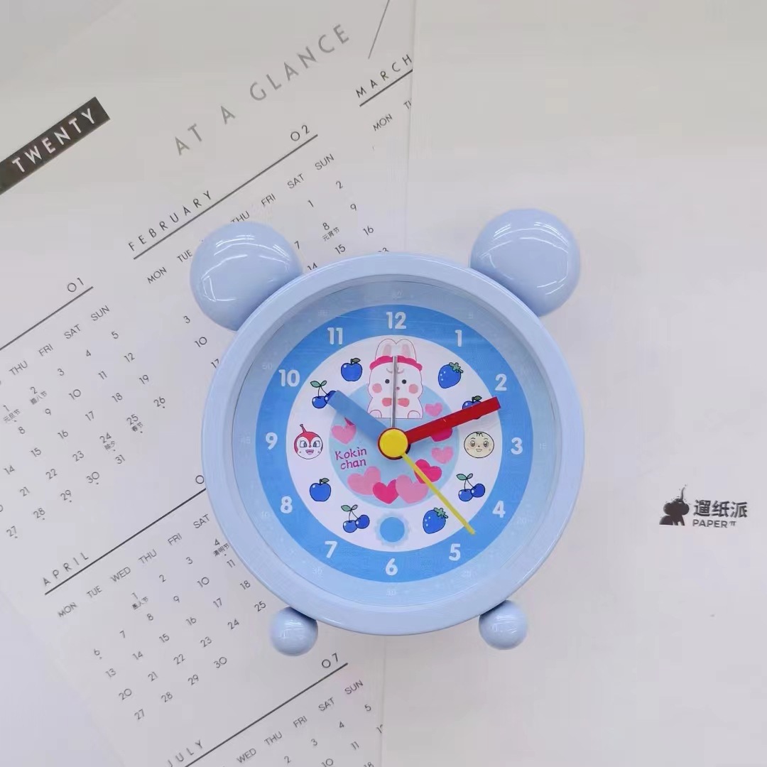 Reloj de alarma de dibujos animados directo de fábrica mesita de noche decoración reloj despertador para estudiantes y niños Reloj portátil al por mayor