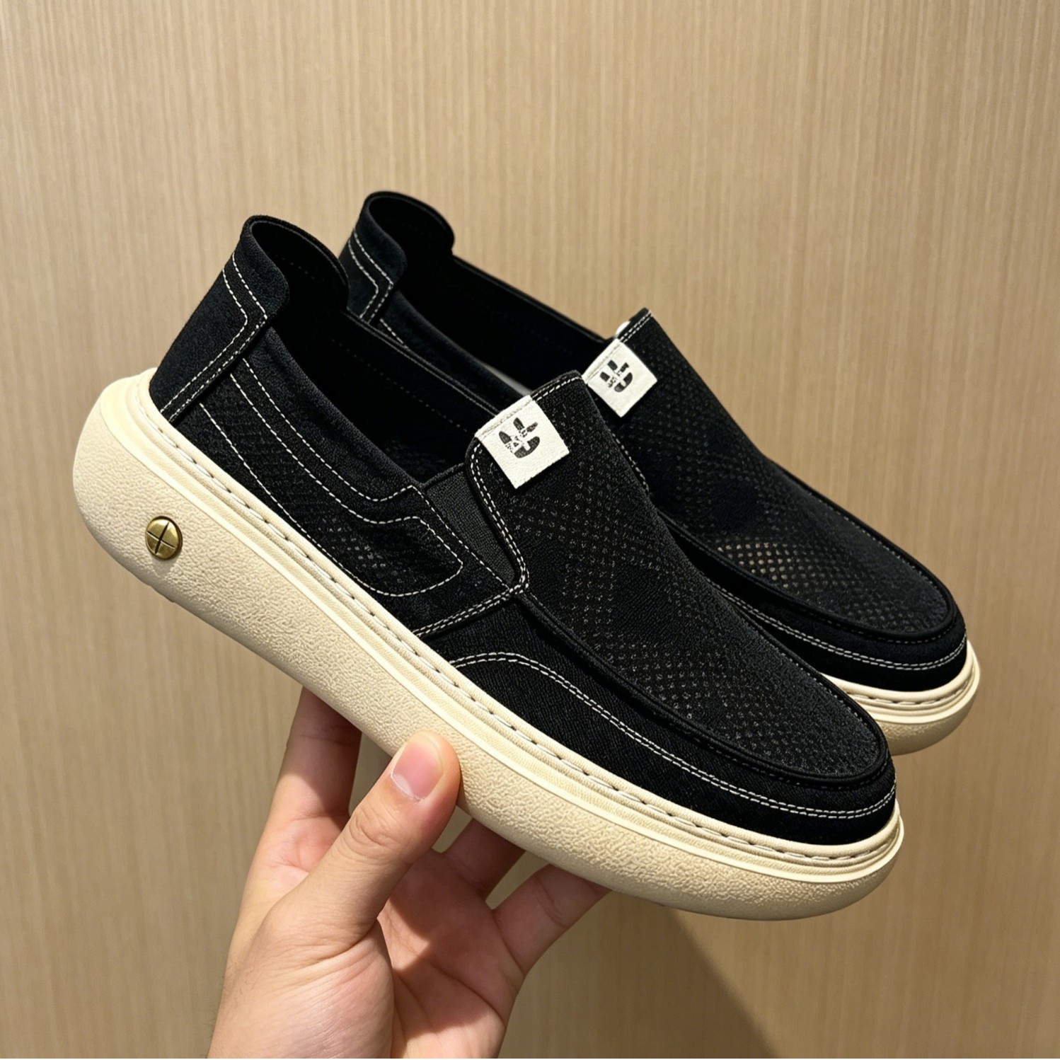 2026 Spring and Autumn Slip-On Canvas Shoes, Breathable and Lightweight Canvas Shoes, Wide-Toed Casual Sneakers, Men's Single Shoes Wholesale