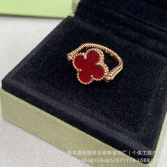 高バージョンの新型四葉草指輪の女性は両面の花をひっくり返して回転することができます。
