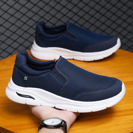 Three-color Men's Shoes Casual Trendy Solid Color Shoes in stock plus size Lightweight and Sliding Lightweight Sports