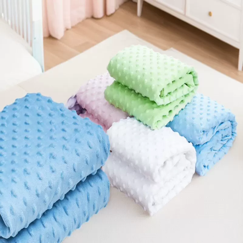 外贸货源 婴儿加厚针织摇粒绒小毯子 出口宝宝秋冬双层超柔洞洞毯
