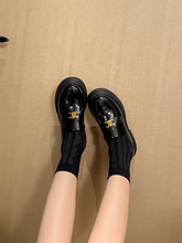 ��ט���ЬӢ���L�P���TСƤЬŮ�ָ�����Ь��ɫһ�_�ņ�Ь��