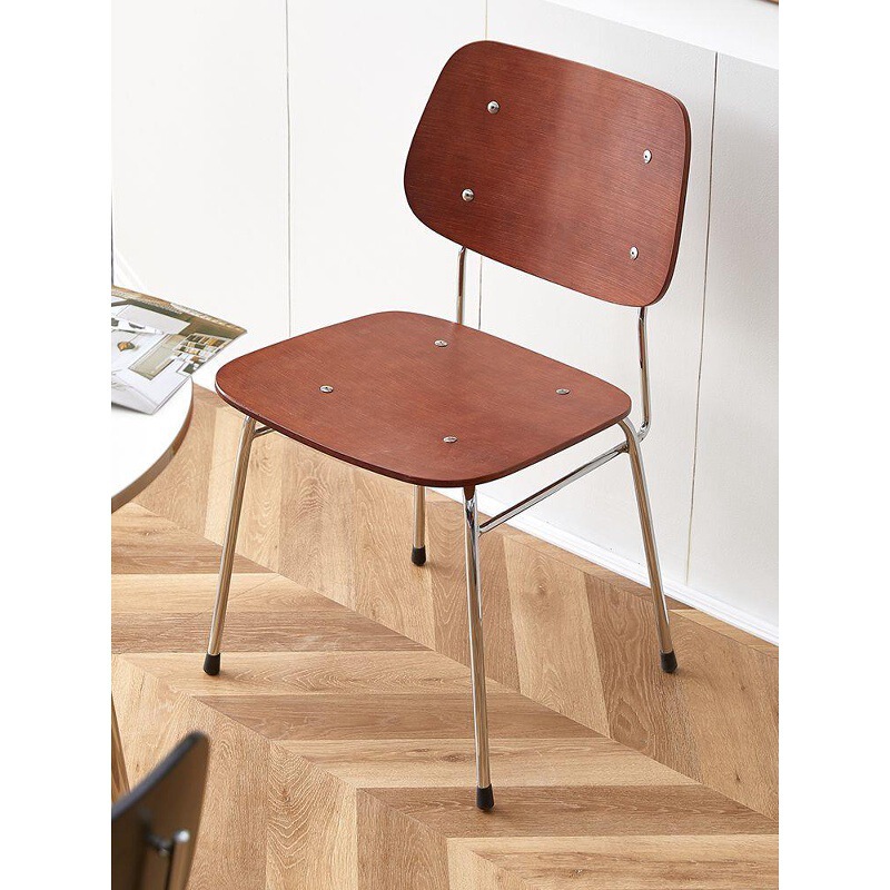 Nordic vintage dining chair, Friday dining chair, minimalist Japanese retro simple style, popular online, home dining table solid wood backrest chair Nordic vintage dining chair, Friday dining chair, minimalist Japanese retro simple style, popular online, home dining table solid wood backrest chair