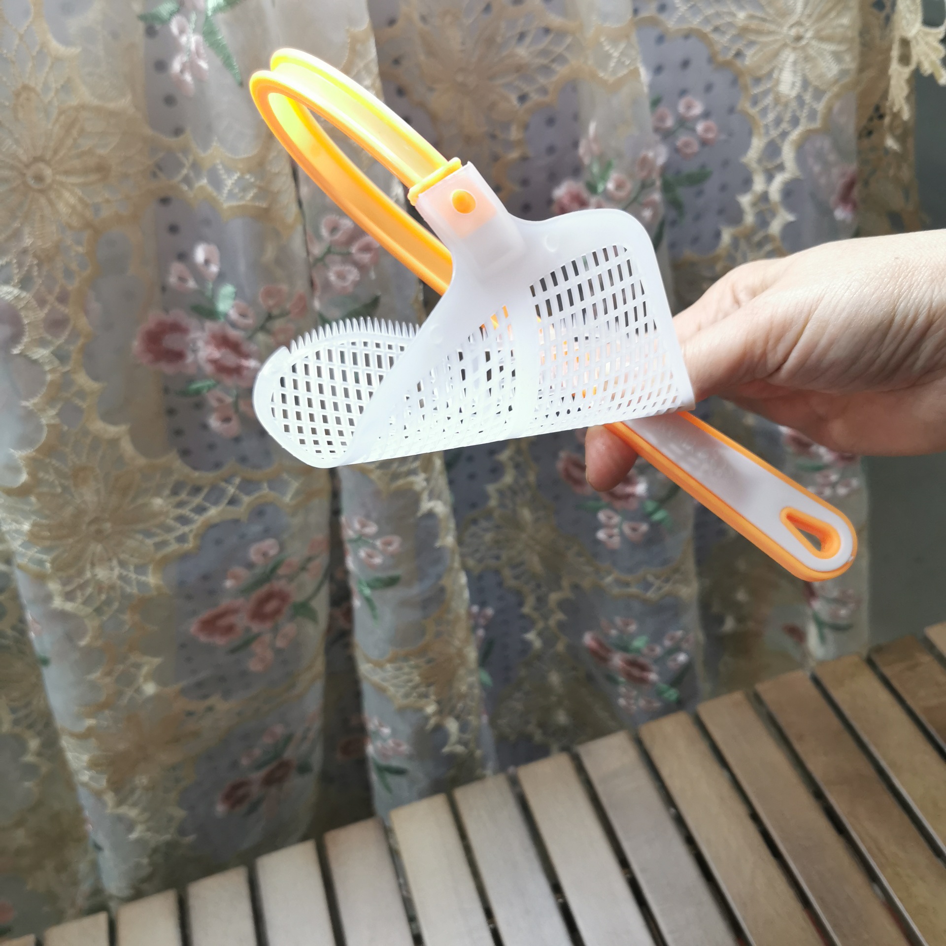 Thick rod fly swatter plastic swatter white head swatter mosquito fly swatter fly swatter fly swatter fly swatter