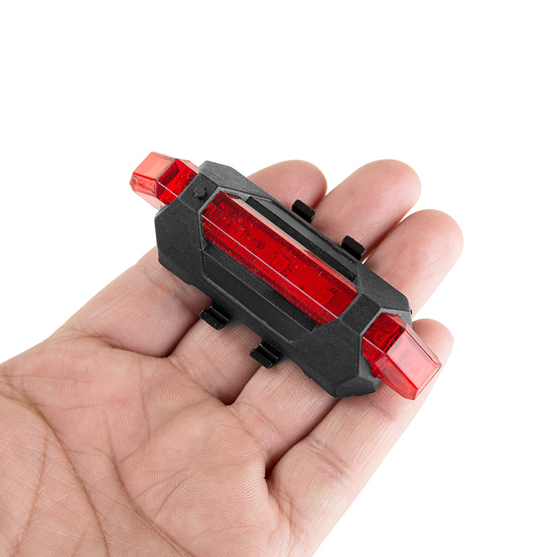 Cross-border high-brightness energy-saving rechargeable bicycle tail light outdoor hiking warning light cycling equipment accessories manufacturer wholesale