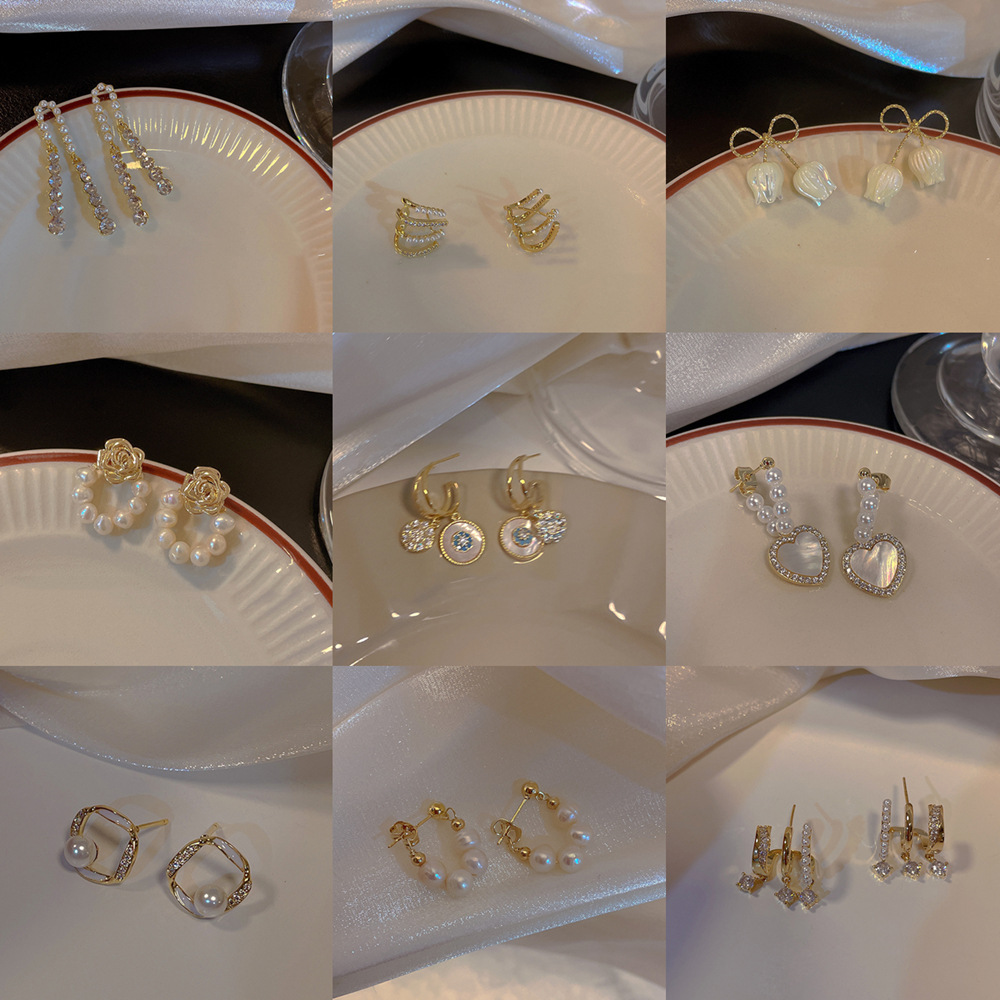 Mode Géométrique Alliage Placage Perles Artificielles Femmes Des Boucles D'oreilles 1 Paire display picture 2