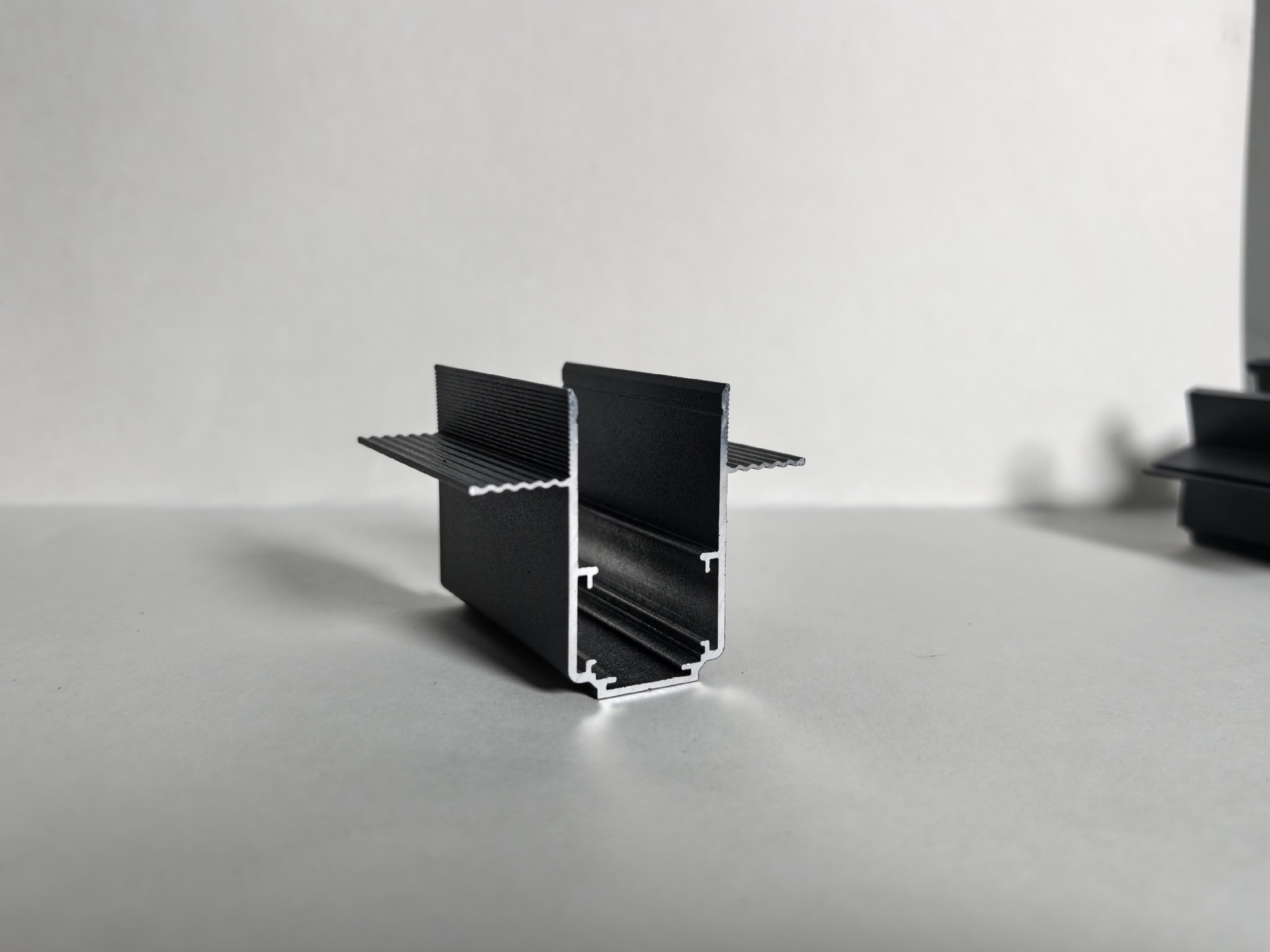 Thickened cover plate track - 2m