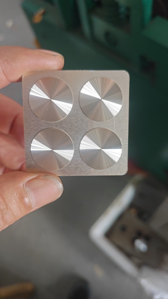 高光cd纹标牌铝牌冲压logo铭牌CD纹装饰片金属标牌太阳纹铝片