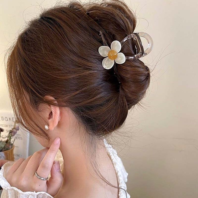 Flor beige de cuatro pétalos 8cm