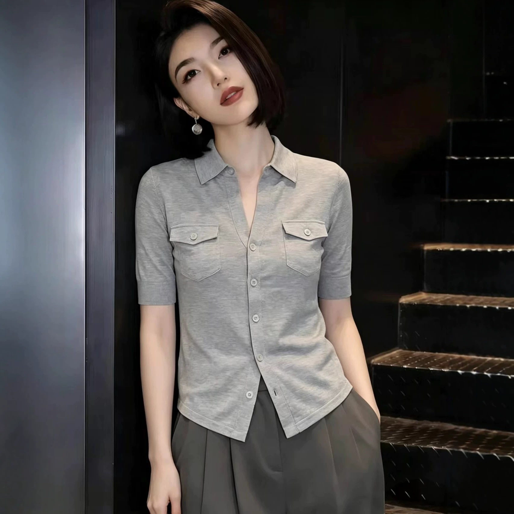 Áo thun polo cổ bẻ tay ngắn dệt kim phom slim màu xám — Màu đặc chi tiết 3