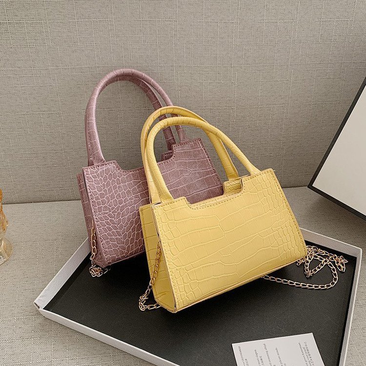 Women's Small Pu Leather Solid Color Preppy Style Classic Style Zipper Shoulder Bag display picture 2