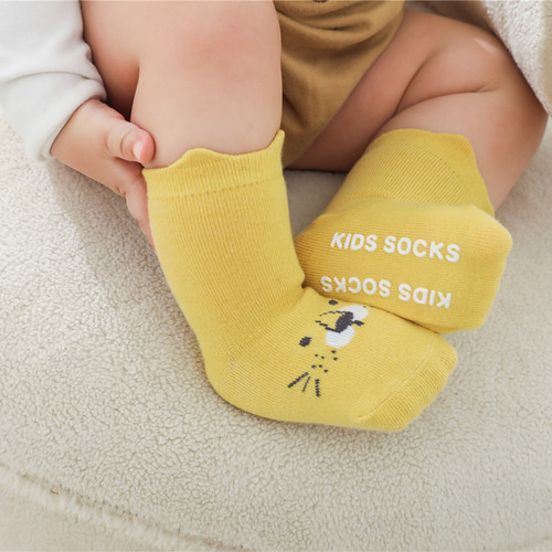 21 autumn and winter new children's floor socks baby socks cartoon dotted mid-calf socks baby non-slip toddler socks cross-border